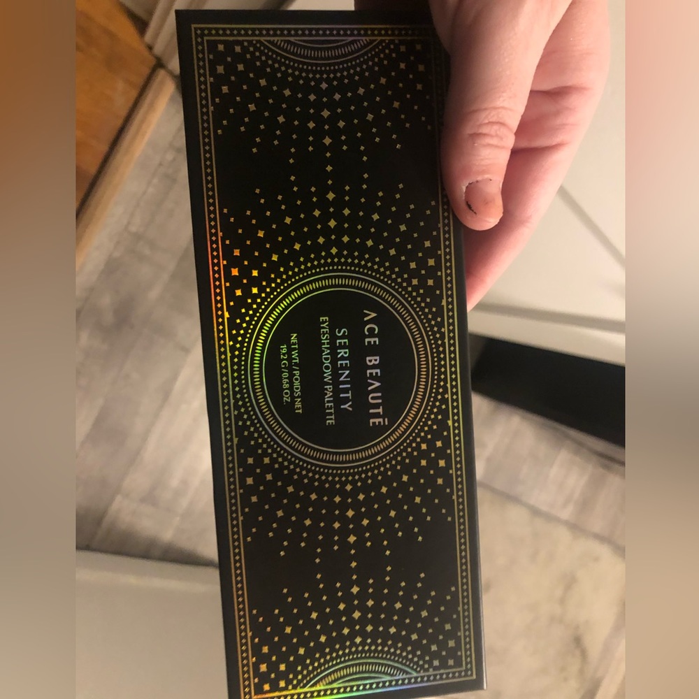 Ace Beaute Serenity Eyeshadow Palette